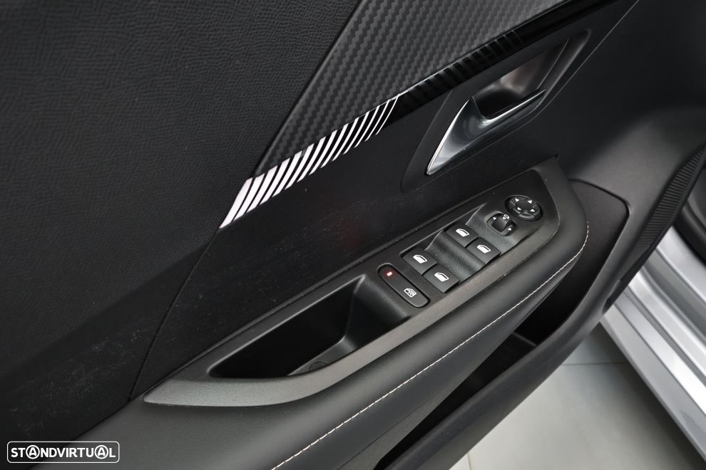 Peugeot 208 1.2 Hybrid Allure e-DCS6 - 24