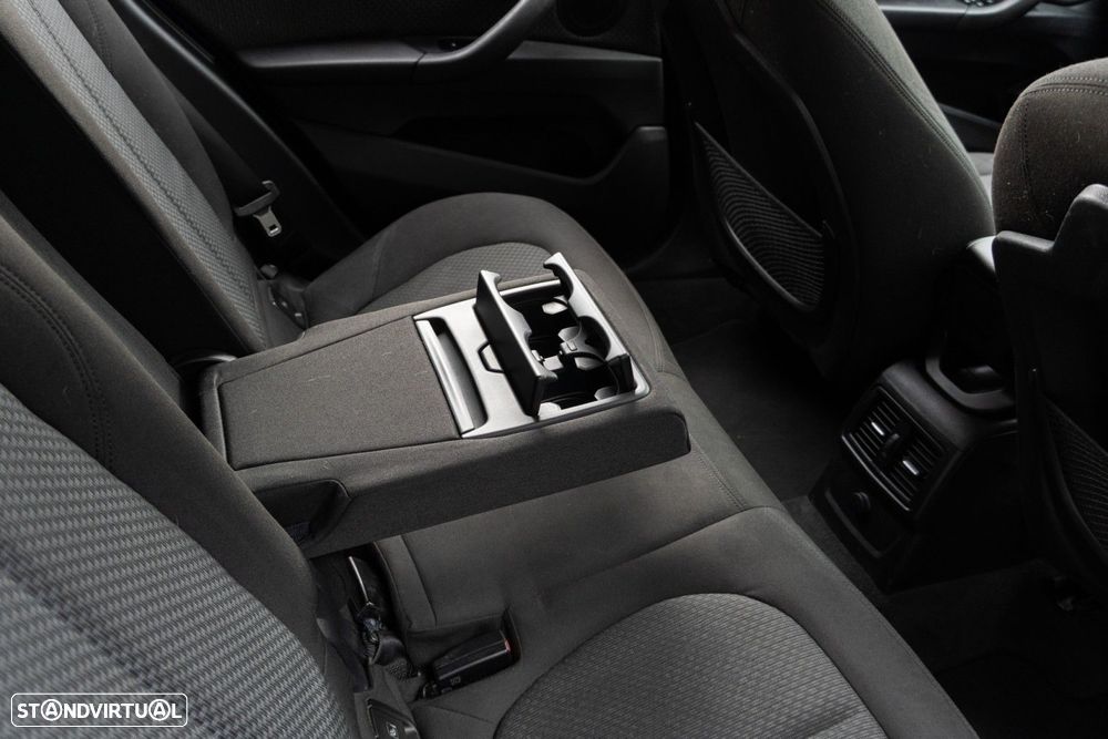 BMW X1 16 d sDrive Advantage - 34