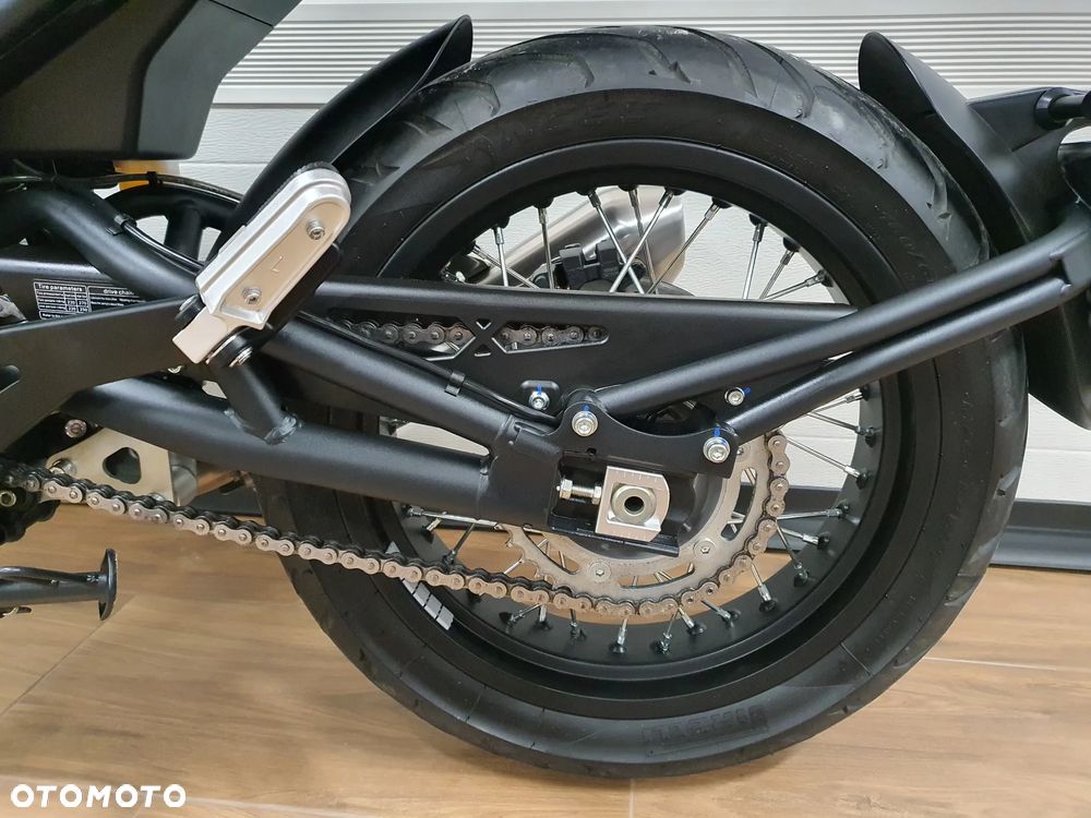 Brixton Crossfire - 17