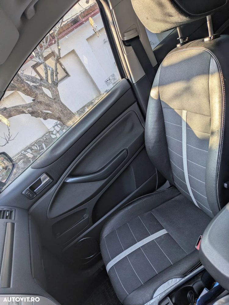 Ford Kuga 2.0 TDCi 4WD Powershift Titanium - 10