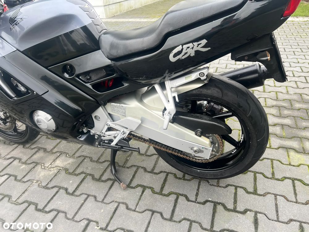 Honda CBR - 8