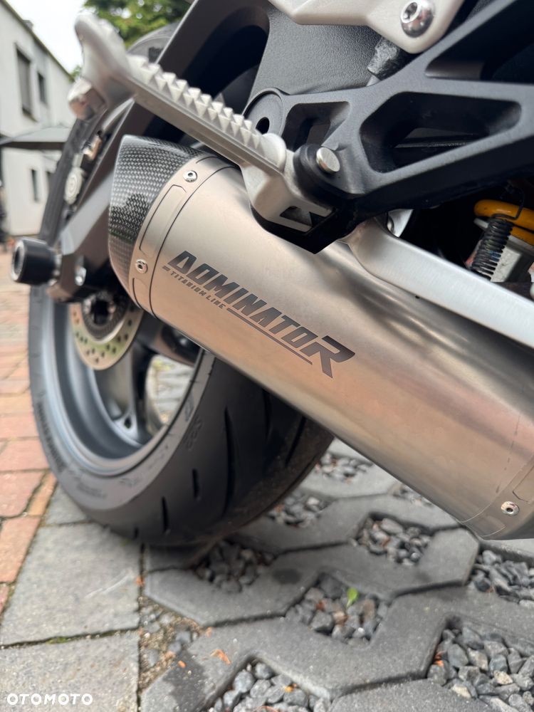 Triumph Street Triple - 10
