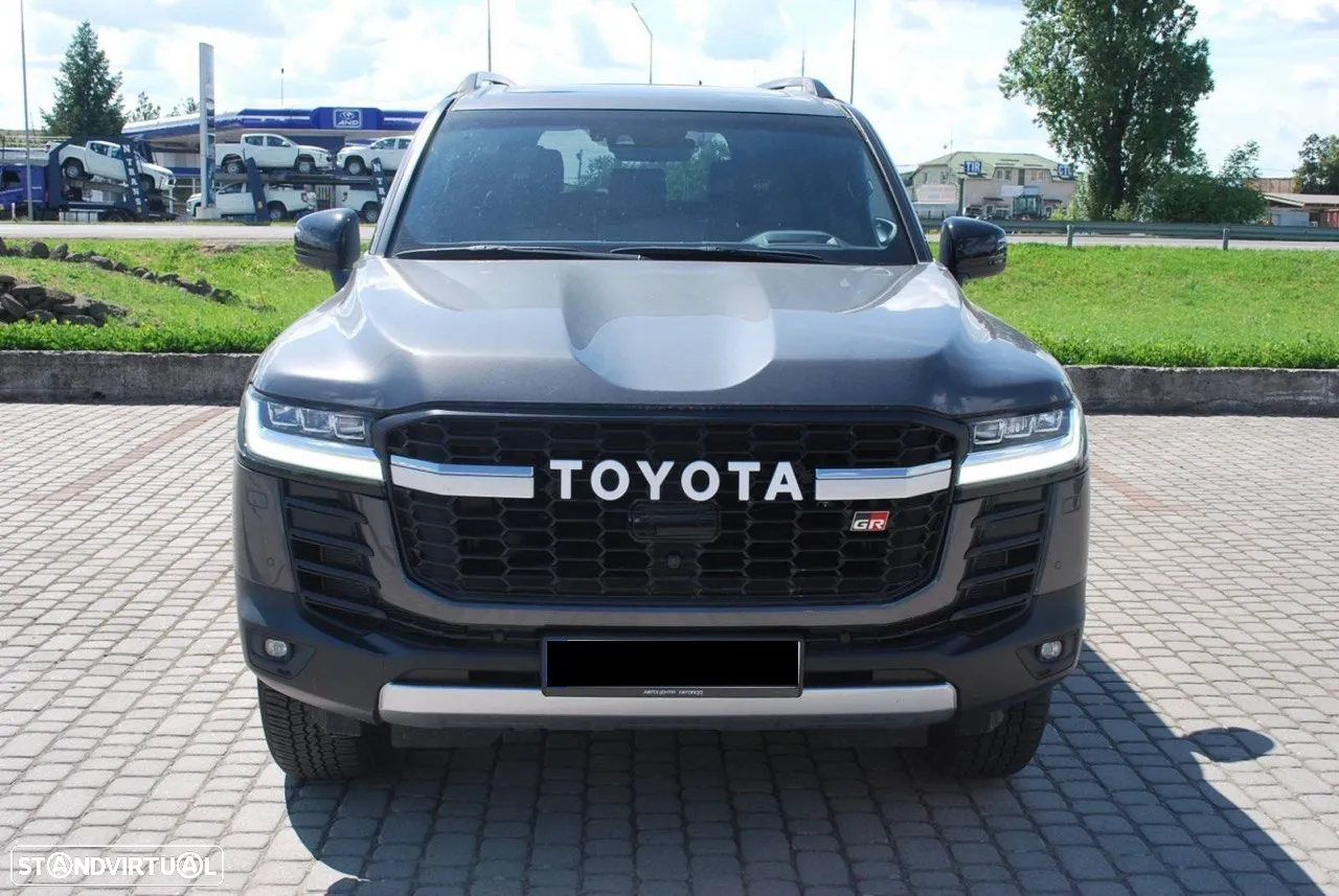 Toyota Land Cruiser - 3
