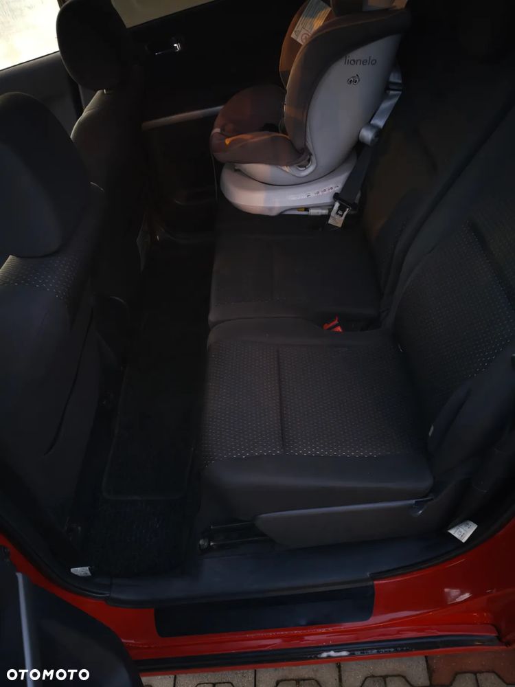 Toyota Corolla Verso 2.2 D-CAT Sol - 14