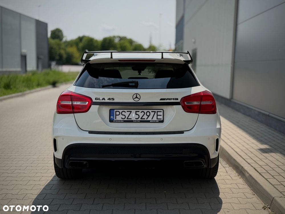 Mercedes-Benz GLA 45 AMG 4-Matic Edition 1 - 5