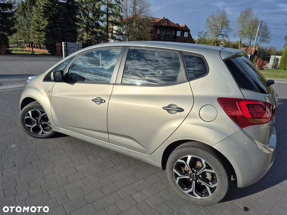 Kia Venga - 5