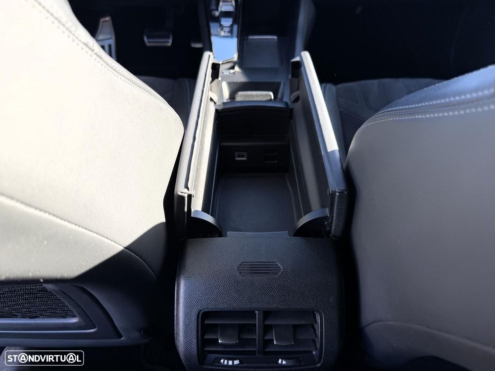 Peugeot 308 1.6 Hybrid GT e-EAT8 - 28