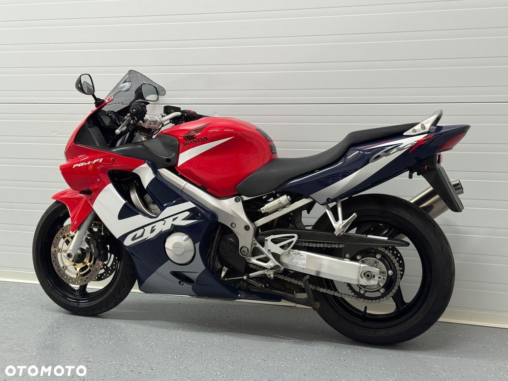 Honda CBR - 13