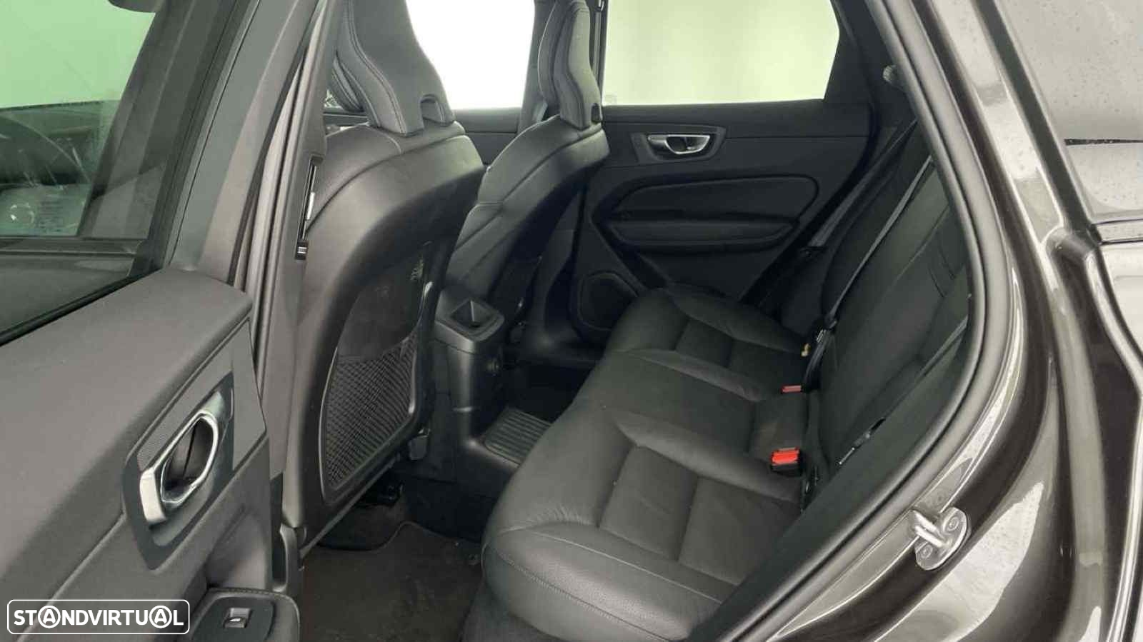Volvo XC 60 2.0 T6 PHEV Plus Dark AWD - 10