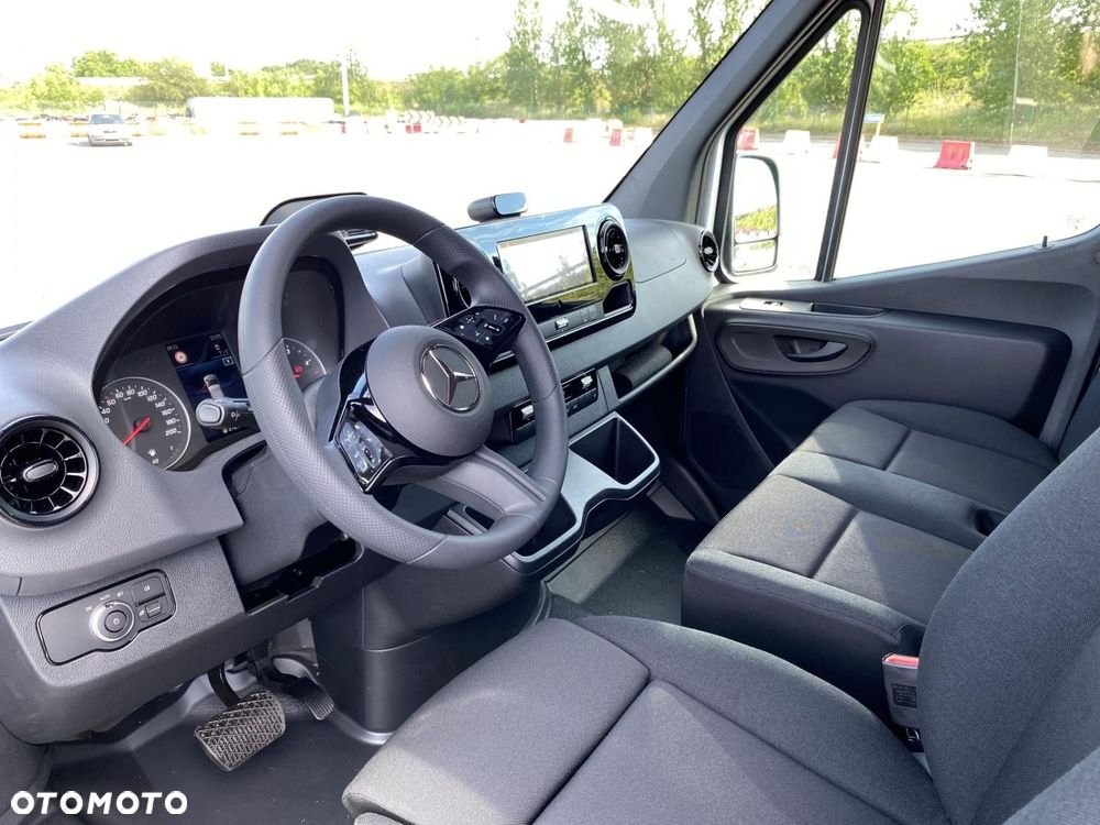 Mercedes-Benz Sprinter - 10