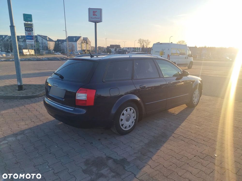 Audi A4 Avant - 4
