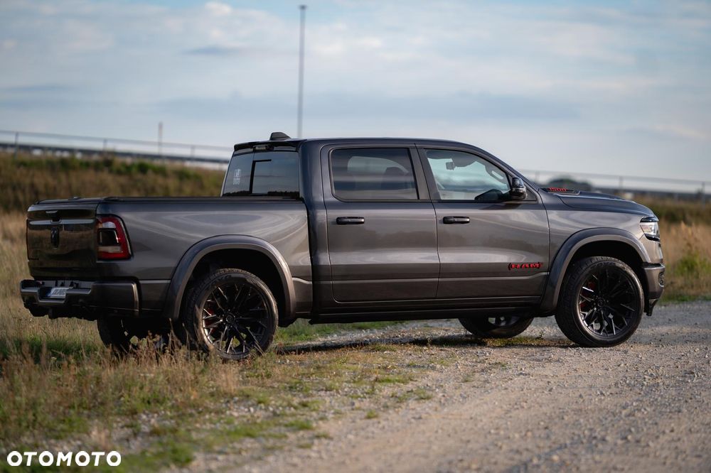 RAM 1500 Crew Cab Shortbed Limited - 31