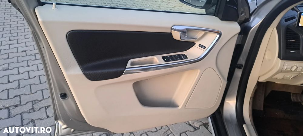 Volvo XC 60 2.4D AWD Aut. Summum - 9