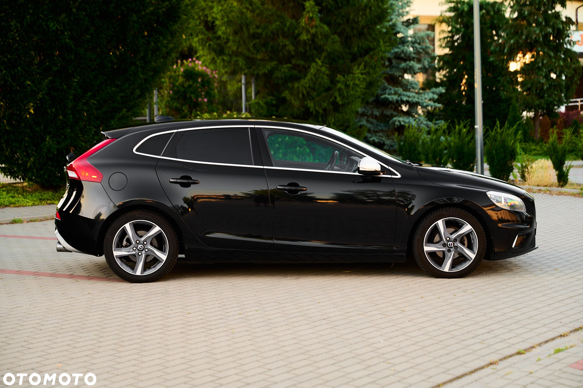 Volvo V40 D2 R-Design - 14