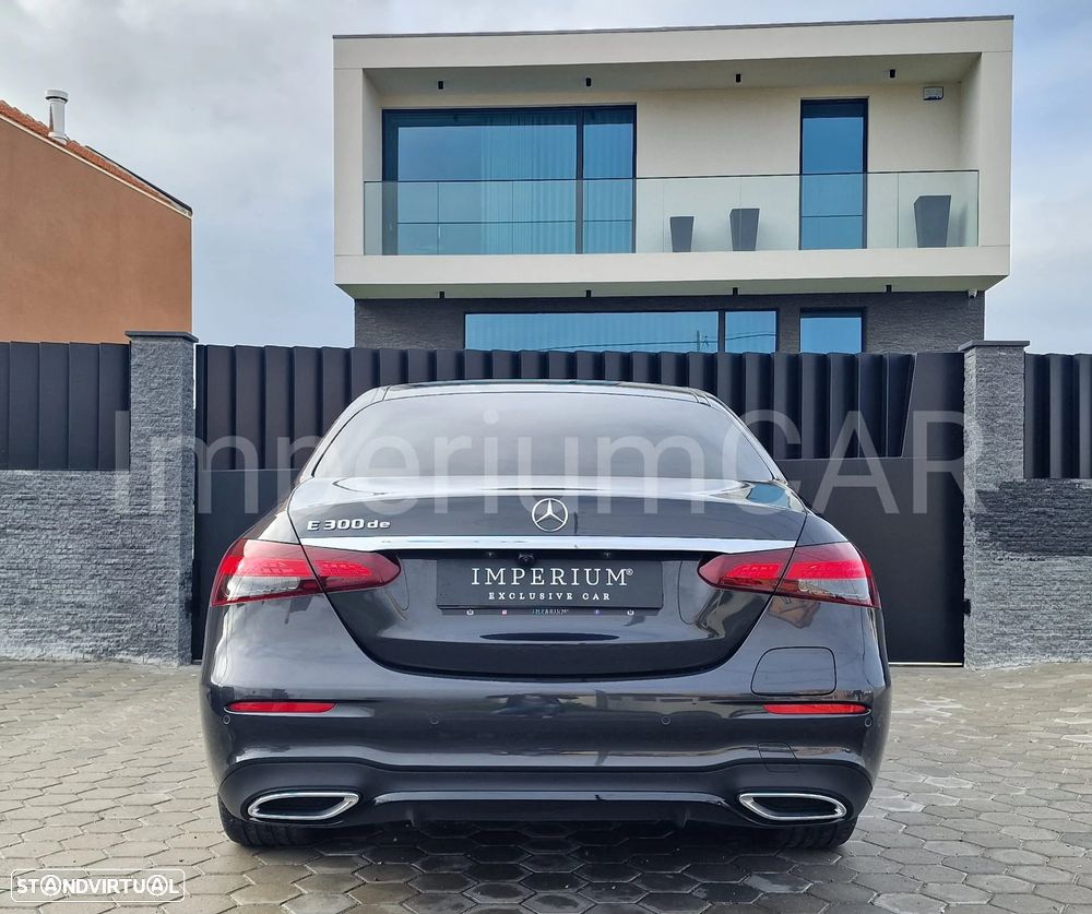 Mercedes-Benz E 300 de 4Matic 9G-TRONIC AMG Line - 9