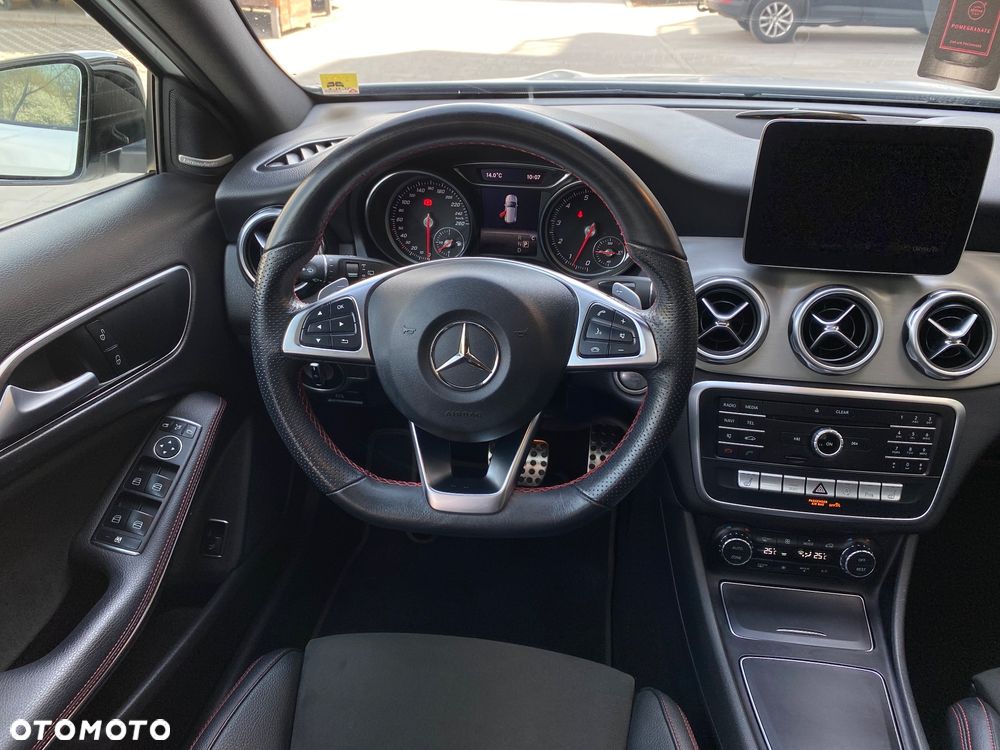 Mercedes-Benz GLA 200 7G-DCT AMG Line - 25