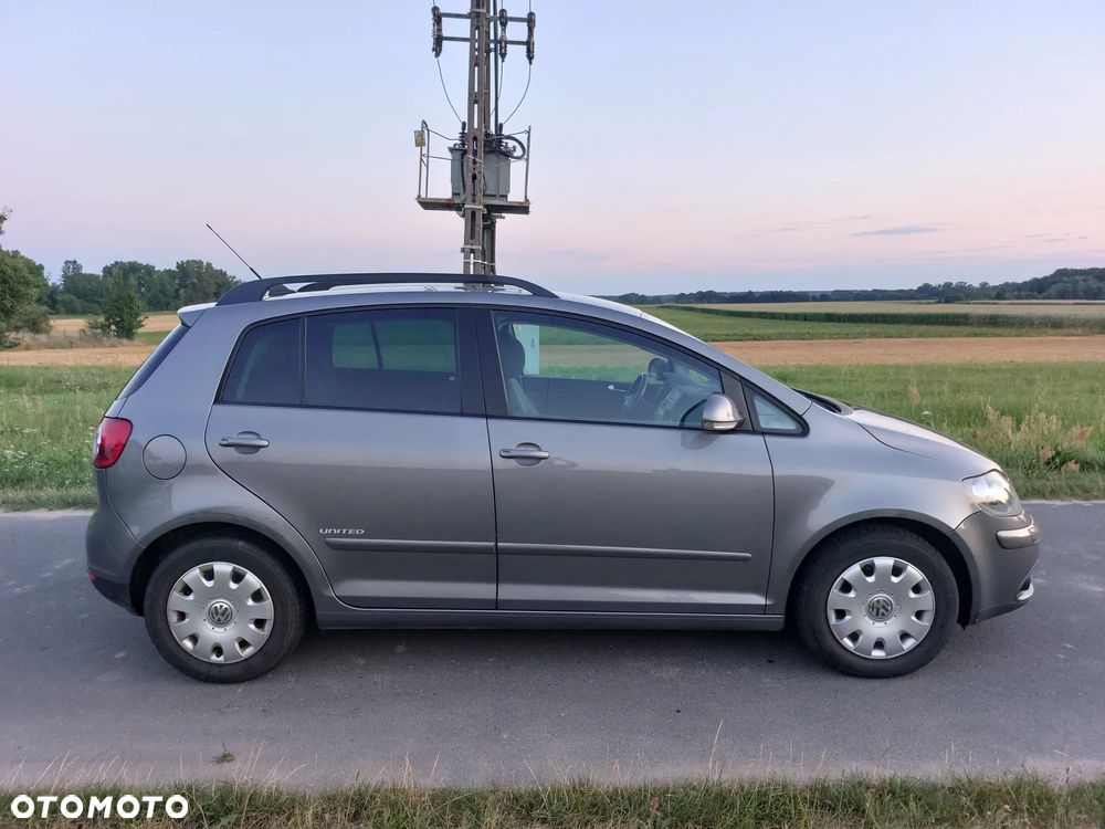 Volkswagen Golf Plus 1.9 TDI DPF United - 4