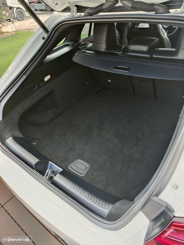 Mercedes-Benz CLA 180 d Shooting Brake AMG Line Aut. - 33