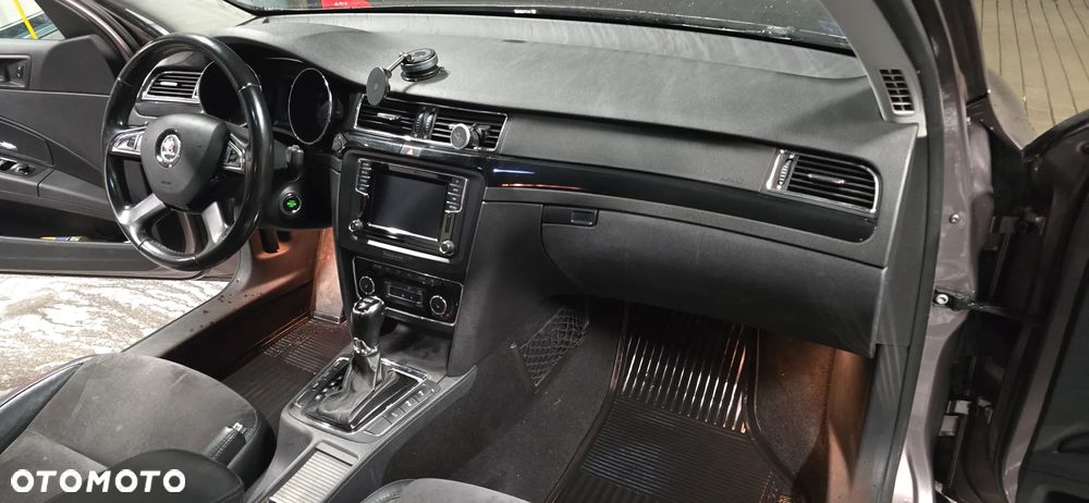 Skoda Superb 2.0 TDI Platinum DSG - 19