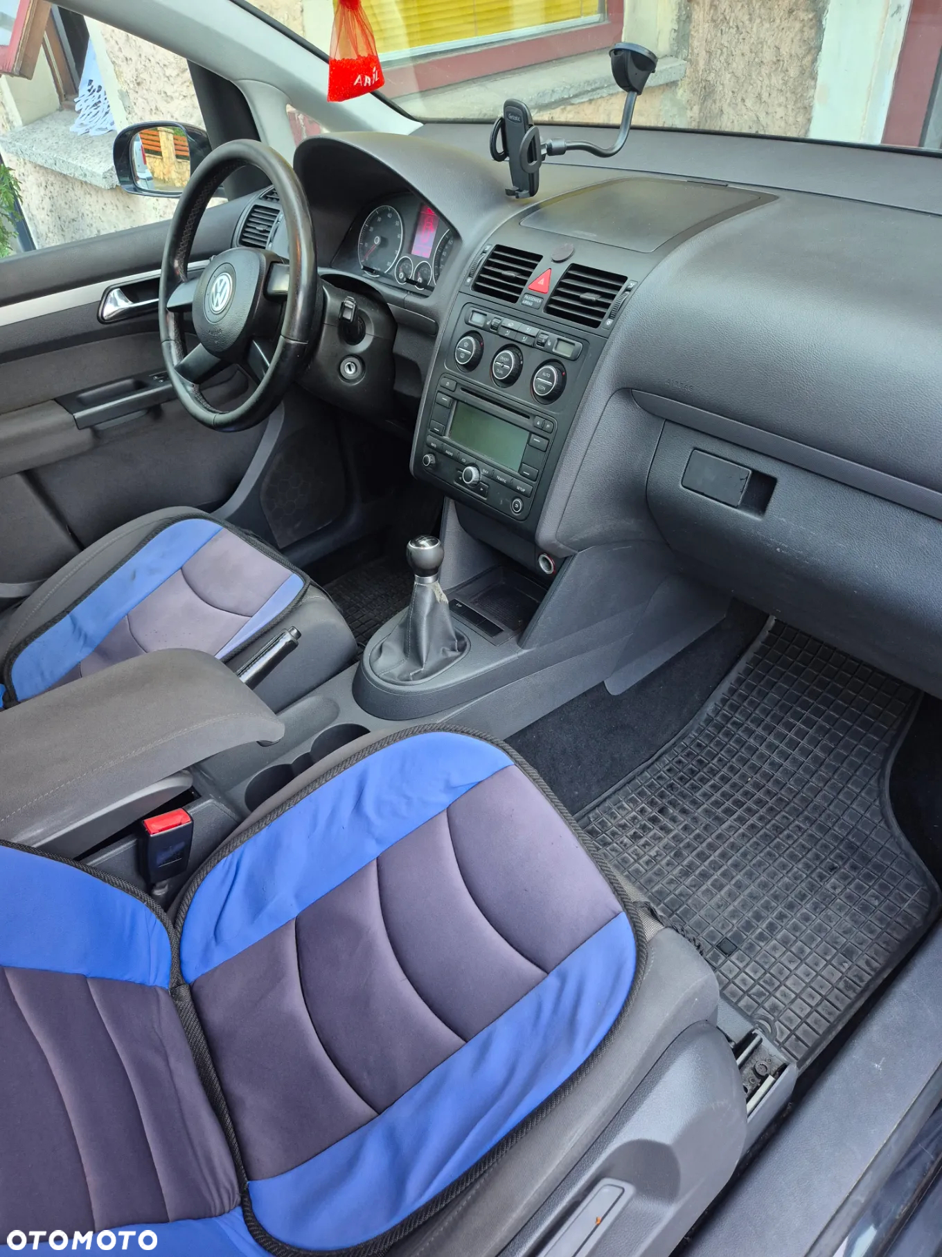 Volkswagen Touran - 10