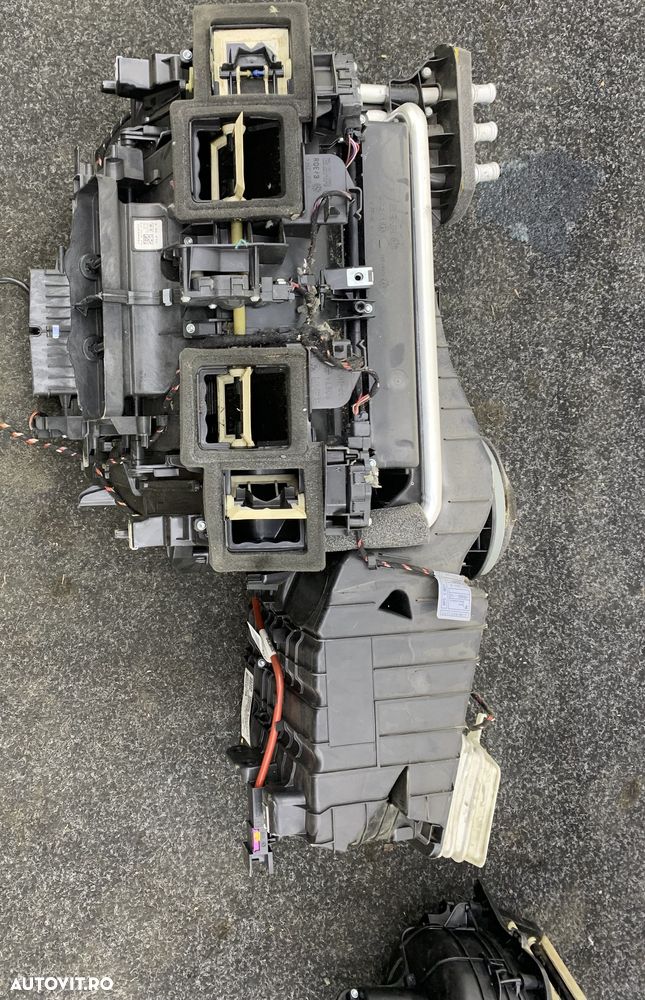 Dezmembrez Aeroterma completa pt volan stanga de pe BMW SERIA 5 F10… - 1