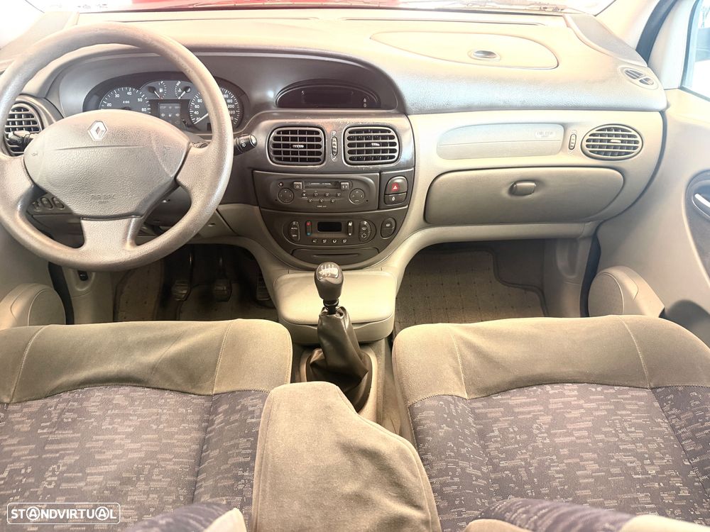 Renault Scénic 1.4 16V Conquest - 8