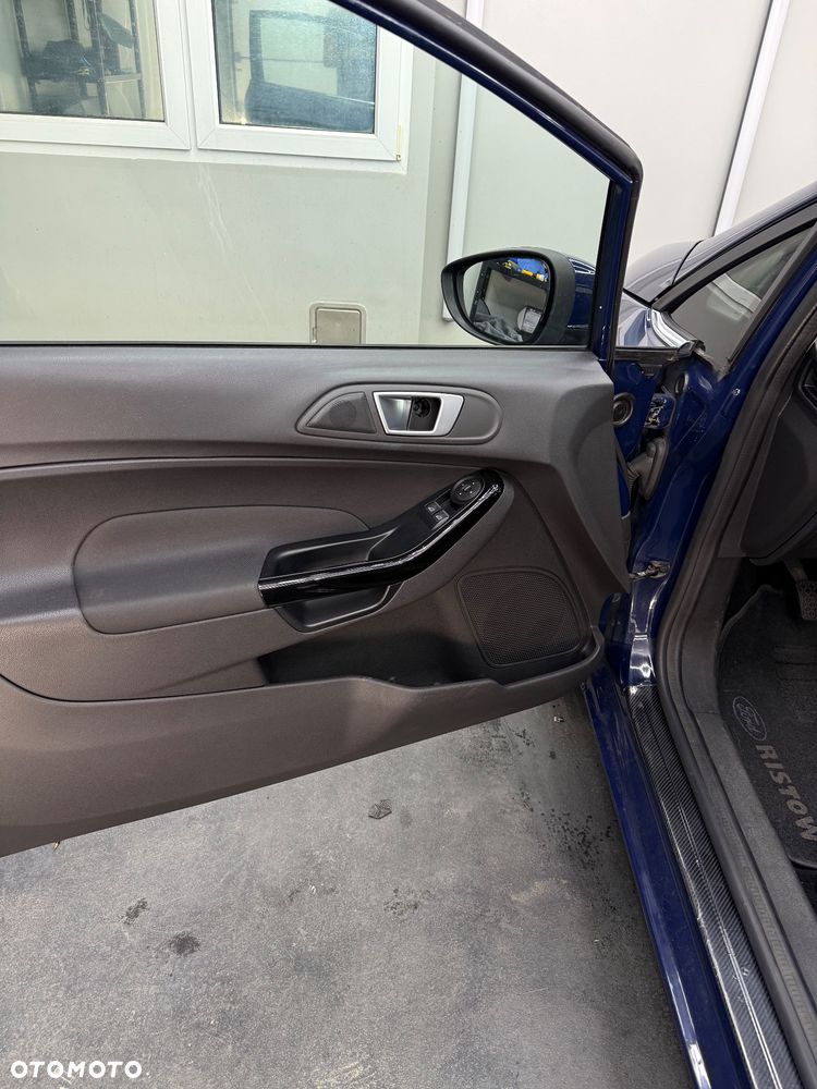 Ford Fiesta - 24