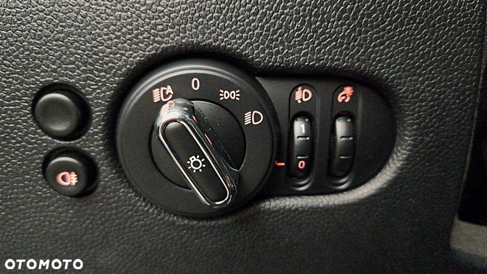 MINI Cooper Classic Trim - 20