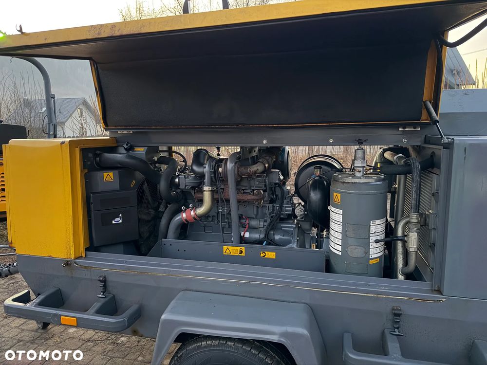 Atlas Copco XAHS 186 Kompresor Śrubowy sprężarka 11 m3. Regulacja ciśnienia bar 10. Chłodnica Cyklonowa Osuszacz! Silnik DEUTZ 150 KM. Potężna moc. 2014 rok 2173 mtg. Sprowadzony z Norwegii! Dokumenty do Rejestracji jako pojazd. Maszyna jak Nowa z Salonu!! - 9