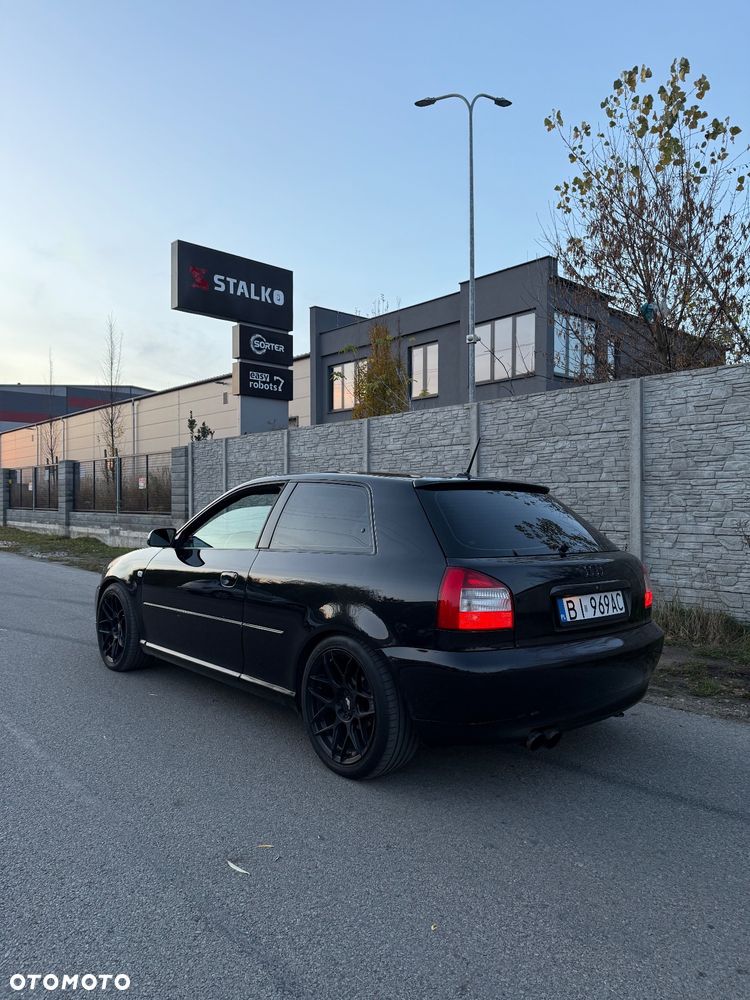 Audi A3 3-drzwiowe 1.8T Ambiente - 4