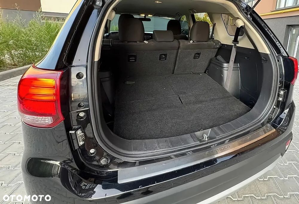 Mitsubishi Outlander - 13