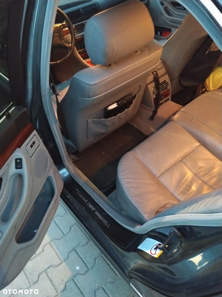 BMW Seria 7 728i L - 10