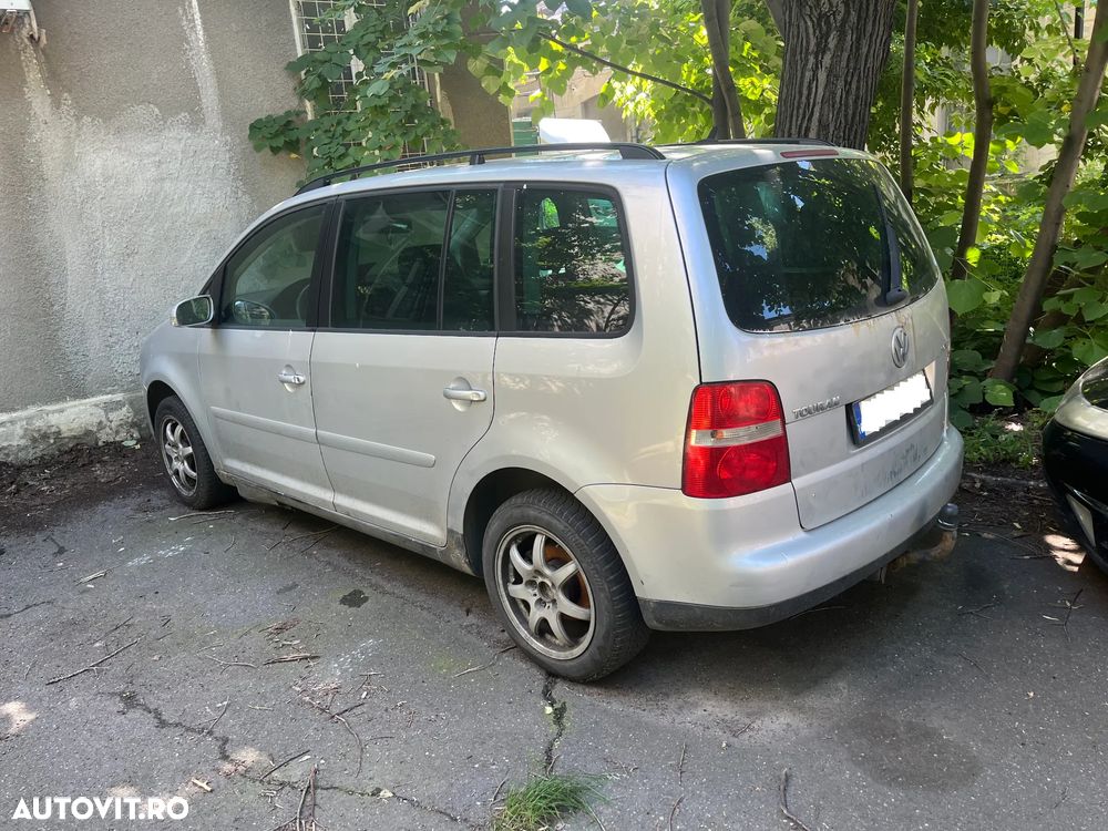 Dezmembrez VW Volkswagen Touran 2005 gri argintiu 2.0 TDI 7 locuri - 2
