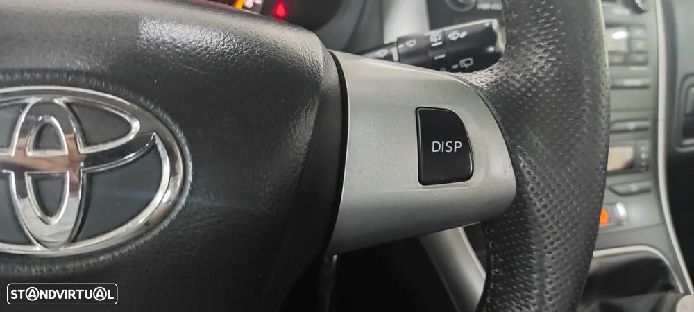 Toyota Auris 1.4 D-4D Sol - 33