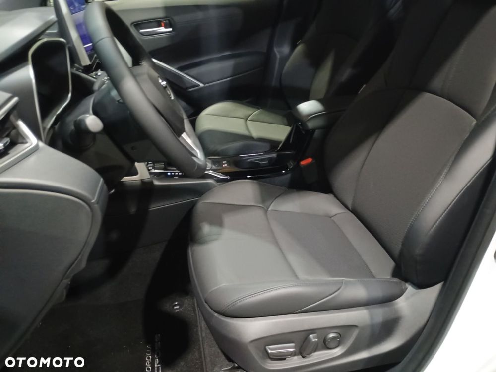 Toyota Corolla Cross 2.0 Hybrid Executive AWD - 18