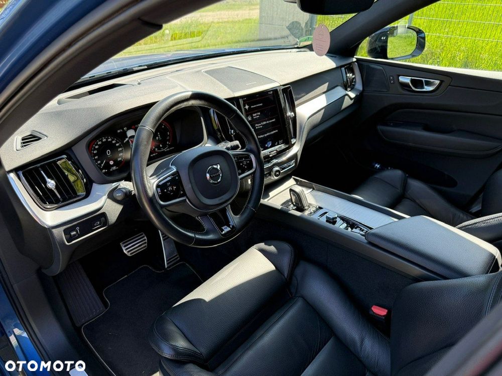 Volvo XC 60 D5 SCR AWD R-Design - 12