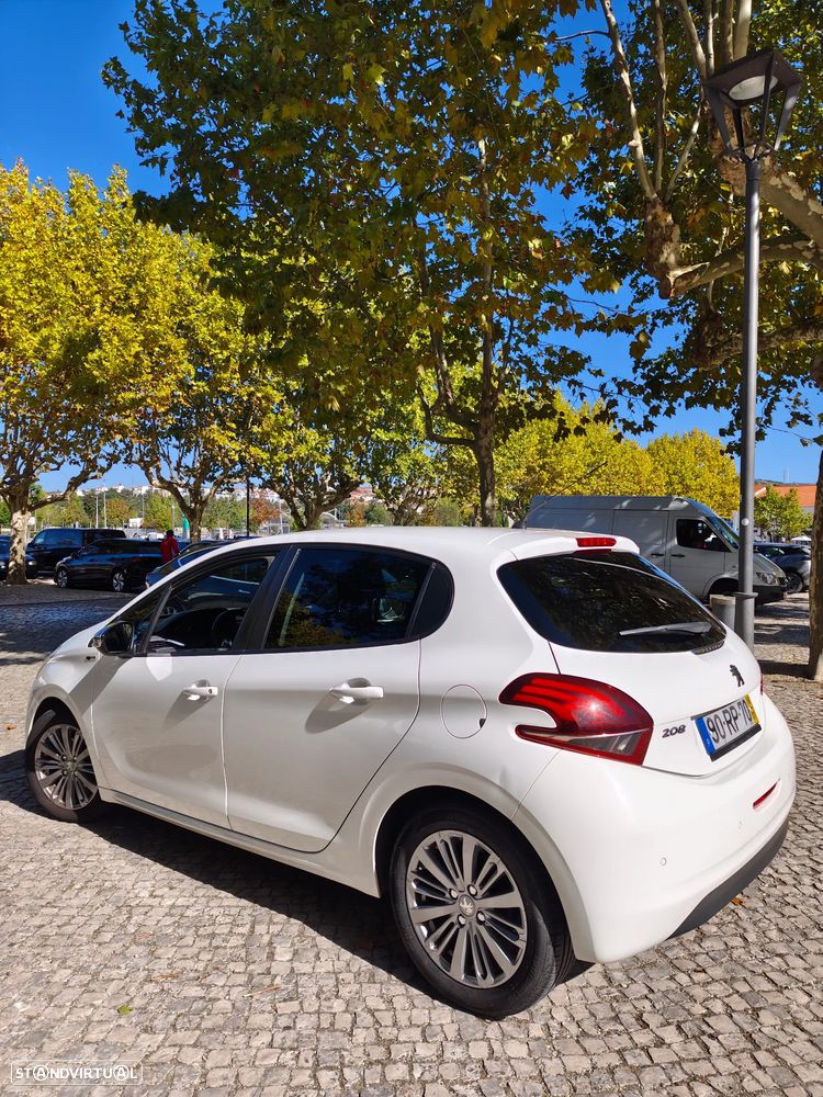 Peugeot 208 1.2 PureTech Style - 6