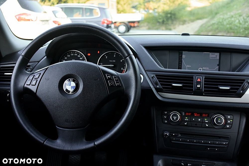 BMW X1 sDrive18d xLine - 18