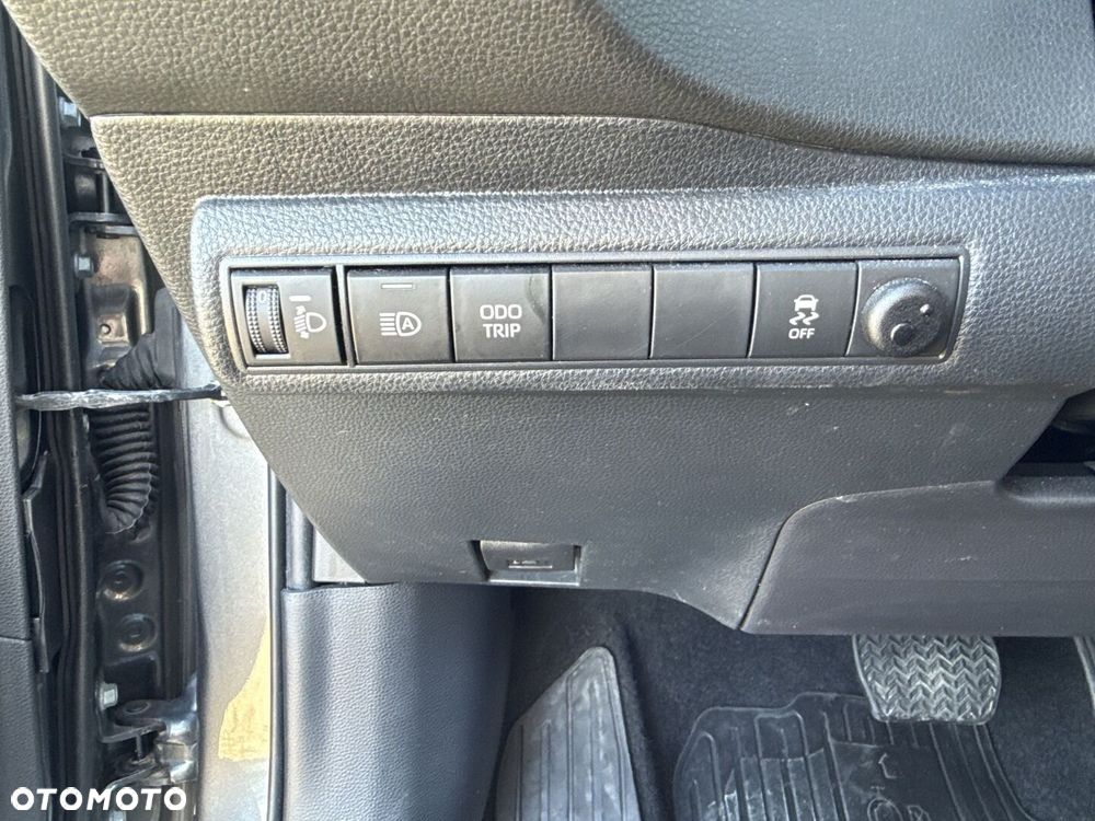 Toyota Corolla 1.8 Hybrid Comfort - 22