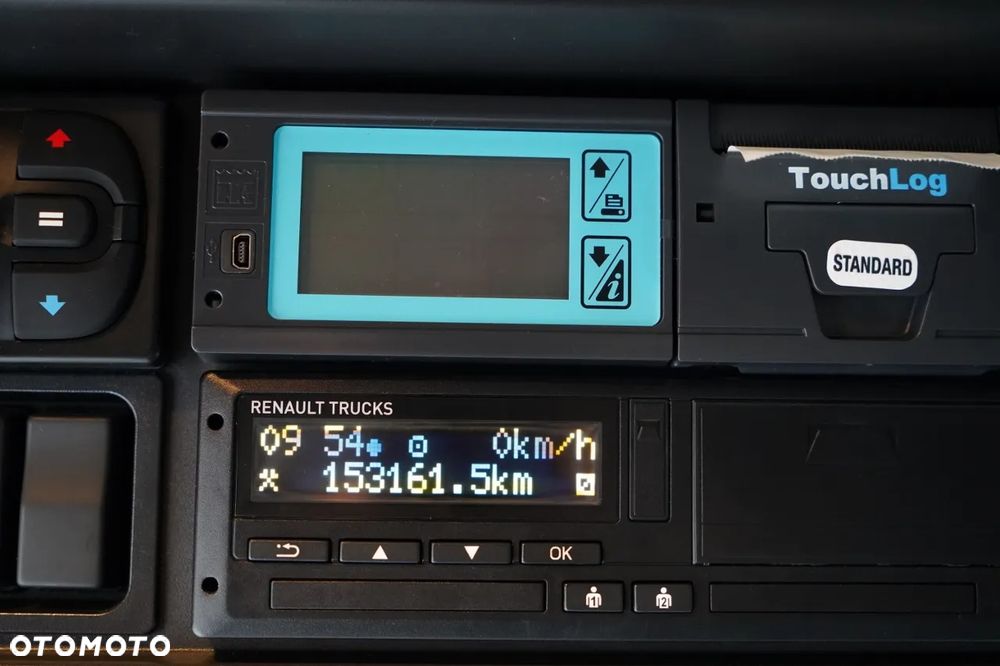 Renault D 250 / CHŁODNIA - 6,7 m / THERMO KING T 600R / + WINDA ZAŁADOWCZA PALFINGER / - 34