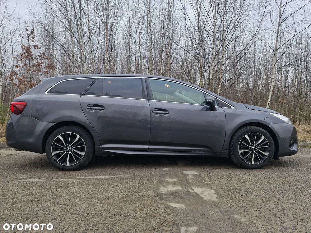 Toyota Avensis 2.0 D-4D Premium - 7