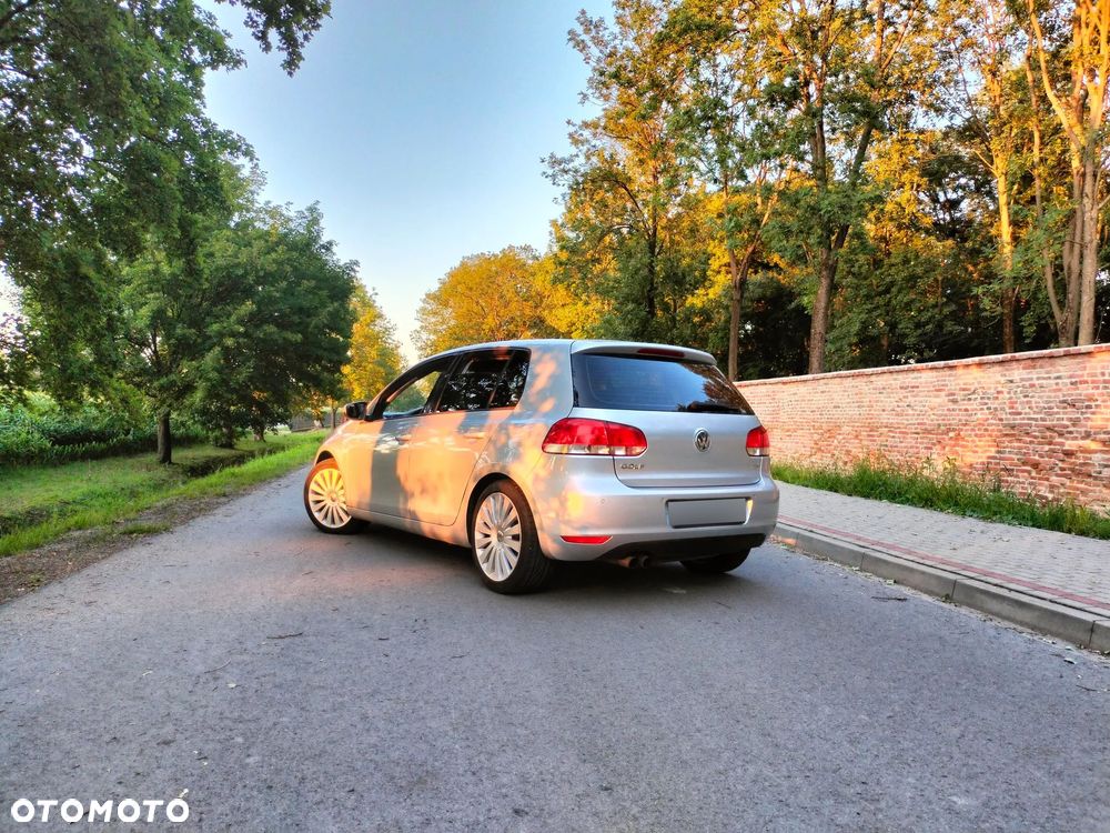 Volkswagen Golf 2.0 TDI DPF Comfortline - 4