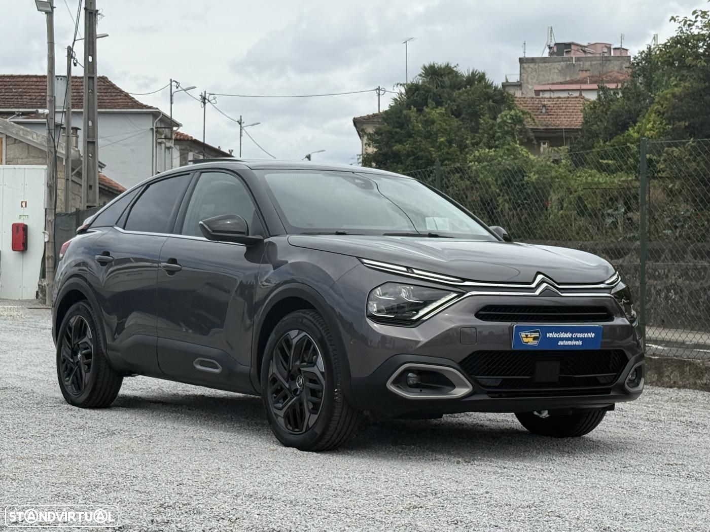 Citroën C4 1.2 PureTech Shine - 1