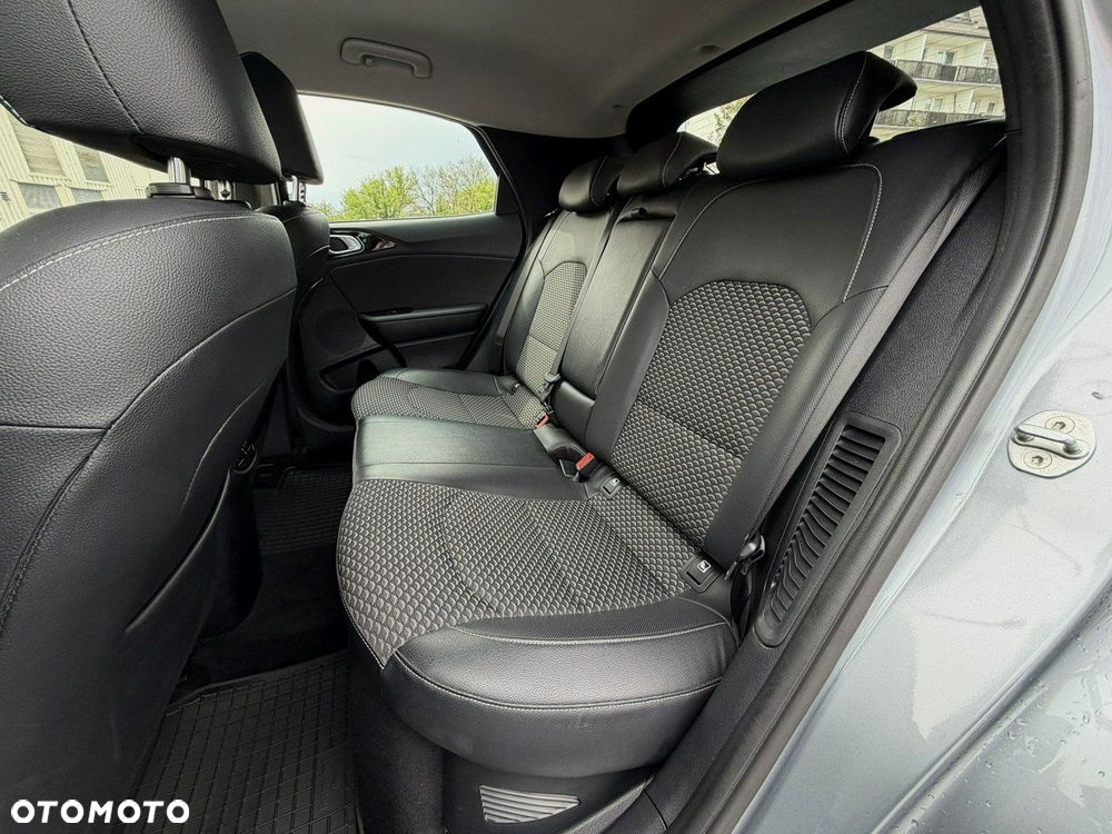 Kia XCeed 1.6 GDI PHEV L Business Line DCT - 13