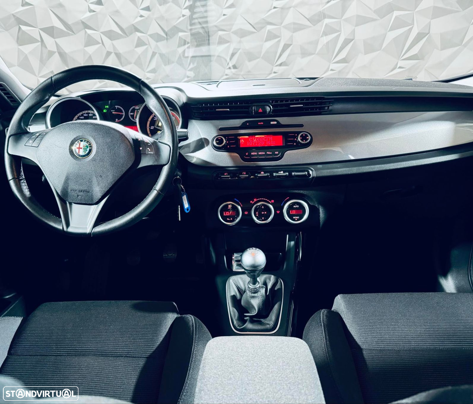 Alfa Romeo Giulietta 1.6 JTDm Distinctive - 17