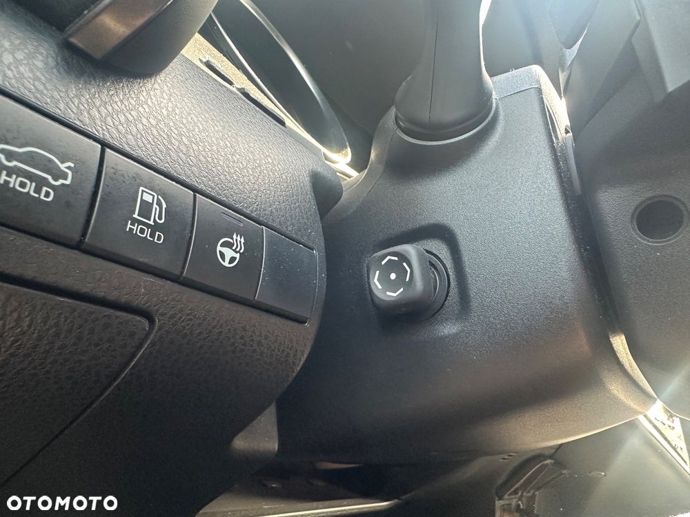 Toyota Camry 2.5 Hybrid Executive CVT - 14