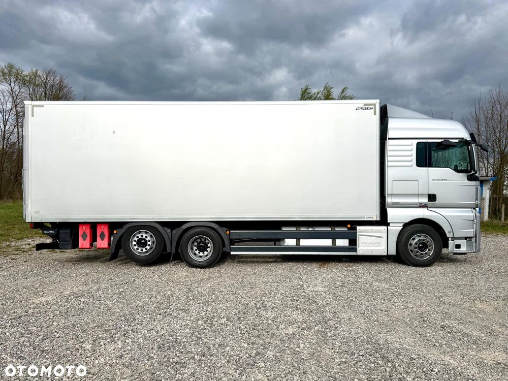 MAN TGX 26.440 / KONTENER / IZOTERMA / WINDA / 20 PALET / CAŁY NA PODUSZKACH / 3 OSIE / 3 OŚ PODNOSZONA + SKRĘTNA / EURO 6 / SPROWADZONY / SERWISOWANY - 13