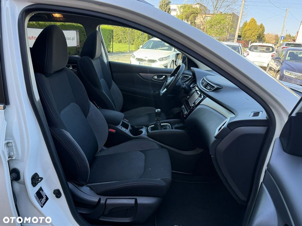 Nissan Qashqai 1.6 DIG-T N-Connecta - 22