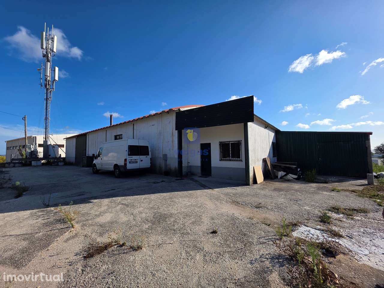 Armazém com Licença Industrial localizado próximo da Zona Industrial - Grande imagem: 3/30