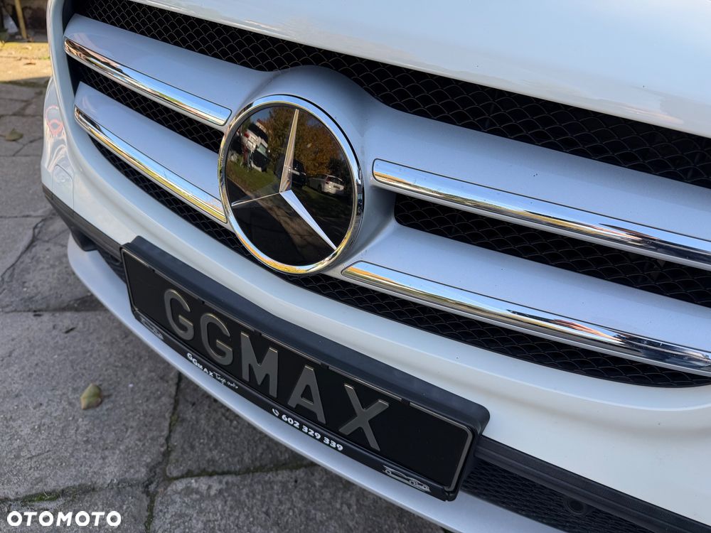 Mercedes-Benz GLA - 13
